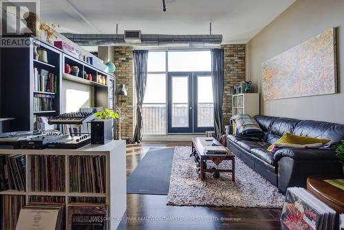 506 - 120 Mansion Street, Kitchener, ON - Indoor Photo Showing Living Room