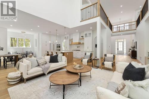 14 St Georges Court, Huntsville, ON - Indoor Photo Showing Living Room