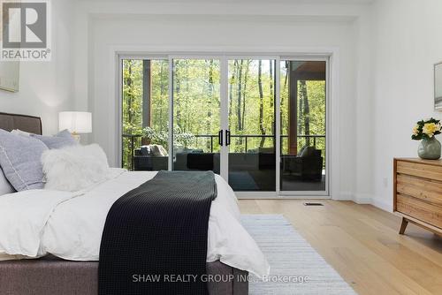 14 St Georges Court, Huntsville, ON - Indoor Photo Showing Bedroom