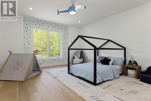 14 St Georges Court, Huntsville, ON - Indoor Photo Showing Bedroom