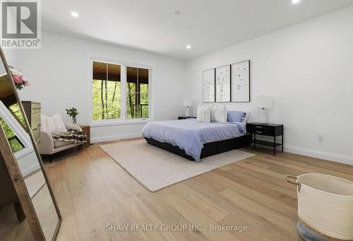 14 St Georges Court, Huntsville, ON - Indoor Photo Showing Bedroom