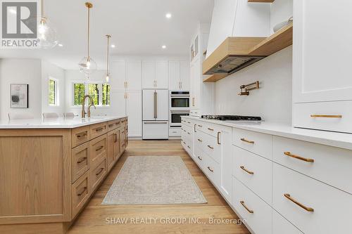 14 St Georges Court, Huntsville, ON - Indoor Photo Showing Kitchen With Upgraded Kitchen