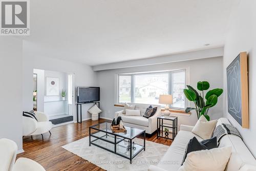 837 Hillcrest Road, Pickering, ON - Indoor Photo Showing Living Room