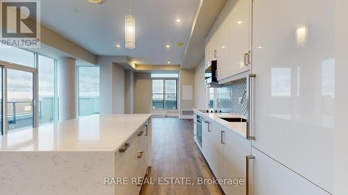 602 - 1316 Kingston Road, Toronto, ON - Indoor Photo Showing Kitchen With Upgraded Kitchen