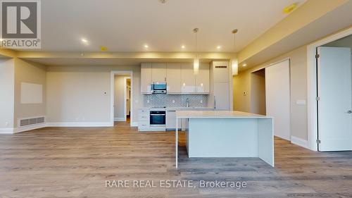 602 - 1316 Kingston Road, Toronto, ON - Indoor Photo Showing Kitchen