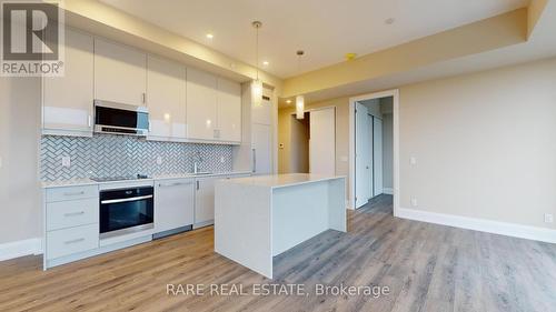 602 - 1316 Kingston Road, Toronto, ON - Indoor Photo Showing Kitchen With Upgraded Kitchen