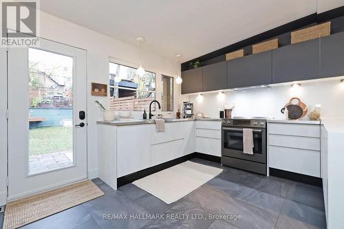 265 Hastings Avenue, Toronto, ON - Indoor Photo Showing Kitchen With Upgraded Kitchen