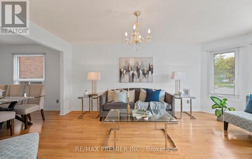 1086 Shoal Point Road S, Ajax, ON - Indoor Photo Showing Living Room