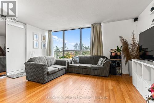 713 - 10 Martha Eaton Way, Toronto, ON - Indoor Photo Showing Living Room