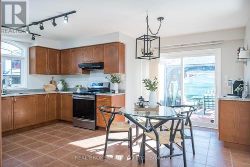 1142 Deacon Drive, Milton, ON - Indoor Photo Showing Kitchen