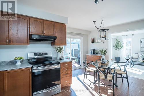 1142 Deacon Drive, Milton, ON - Indoor Photo Showing Kitchen