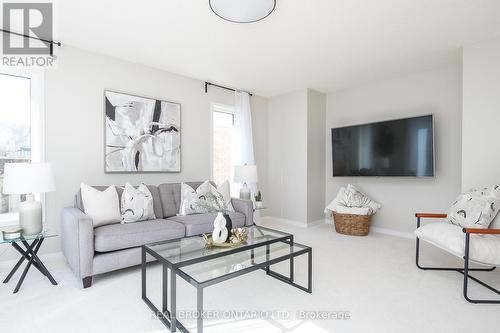 1142 Deacon Drive, Milton, ON - Indoor Photo Showing Living Room