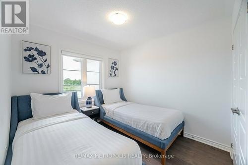 1375 Shevchenko Boulevard, Oakville, ON - Indoor Photo Showing Bedroom