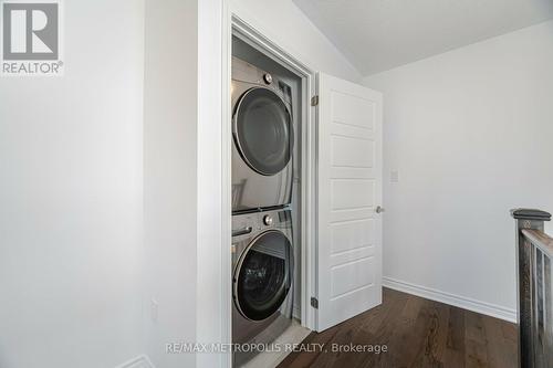 1375 Shevchenko Boulevard, Oakville, ON - Indoor Photo Showing Laundry Room