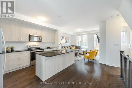 1375 Shevchenko Boulevard, Oakville, ON - Indoor Photo Showing Kitchen With Stainless Steel Kitchen With Upgraded Kitchen