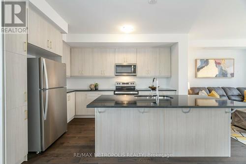 1375 Shevchenko Boulevard, Oakville, ON - Indoor Photo Showing Kitchen With Stainless Steel Kitchen With Upgraded Kitchen