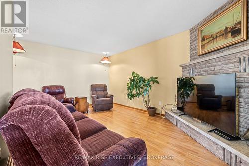 530 Canterbury Crescent, Kingston (City Southwest), ON - Indoor