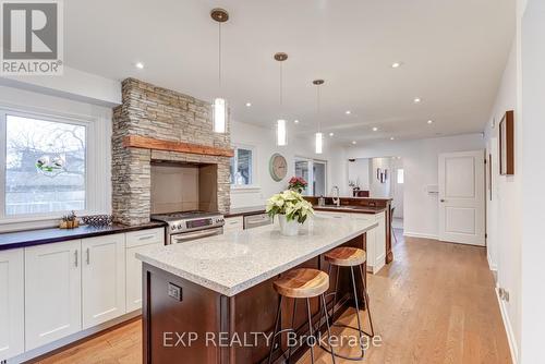 590 Stonebridge Lane, Pickering, ON - Indoor Photo Showing Kitchen With Upgraded Kitchen