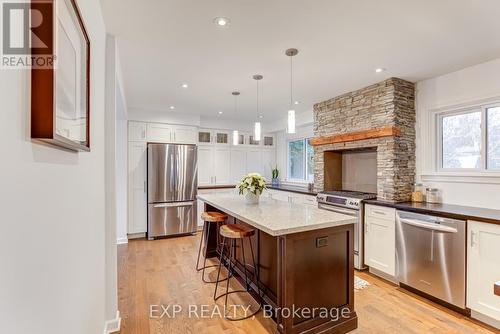 590 Stonebridge Lane, Pickering, ON - Indoor Photo Showing Kitchen With Upgraded Kitchen