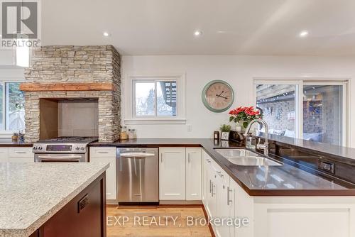 590 Stonebridge Lane, Pickering, ON - Indoor Photo Showing Kitchen With Double Sink