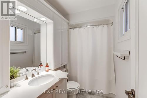 590 Stonebridge Lane, Pickering, ON - Indoor Photo Showing Bathroom