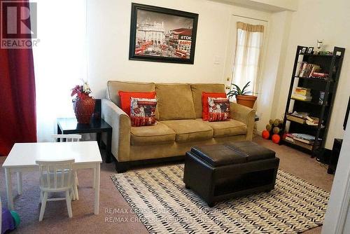 455 Rossland Road E, Ajax, ON - Indoor Photo Showing Living Room