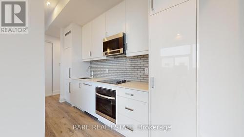 601 - 1316 Kingston Road, Toronto, ON - Indoor Photo Showing Kitchen