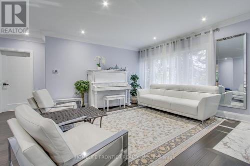 177 Hedge Road, Georgina, ON - Indoor Photo Showing Living Room