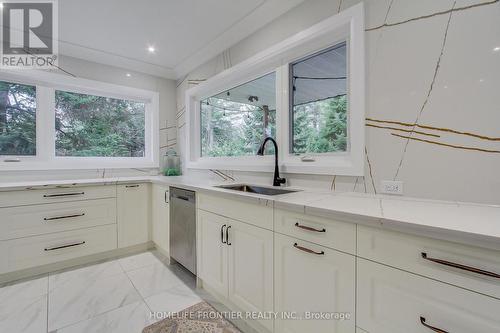 177 Hedge Road, Georgina, ON - Indoor Photo Showing Kitchen