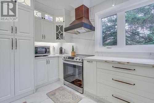 177 Hedge Road, Georgina, ON - Indoor Photo Showing Kitchen