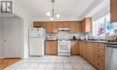 5160 Boardwalk Drive, Mississauga, ON - Indoor Photo Showing Kitchen