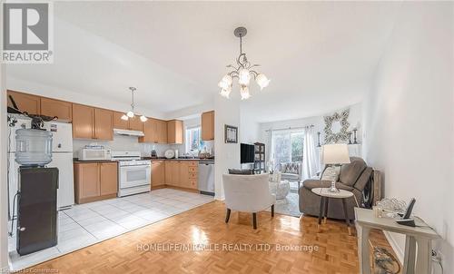 5160 Boardwalk Drive, Mississauga, ON - Indoor Photo Showing Kitchen