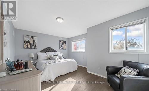 5160 Boardwalk Drive, Mississauga, ON - Indoor Photo Showing Bedroom