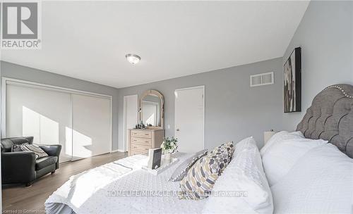 5160 Boardwalk Drive, Mississauga, ON - Indoor Photo Showing Bedroom