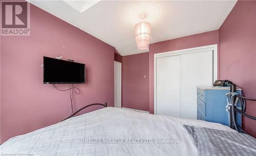 5160 Boardwalk Drive, Mississauga, ON - Indoor Photo Showing Bedroom