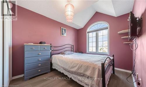 5160 Boardwalk Drive, Mississauga, ON - Indoor Photo Showing Bedroom