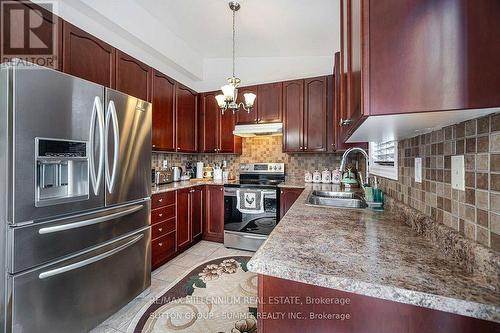 134 Southlake Boulevard, Brampton, ON - Indoor Photo Showing Kitchen With Double Sink With Upgraded Kitchen