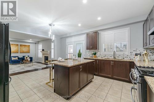 16 Burgess Crescent, Brantford, ON - Indoor Photo Showing Kitchen With Double Sink With Upgraded Kitchen