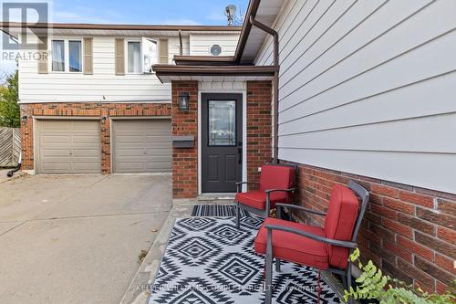 38 Brett Court, Hamilton, ON - Outdoor