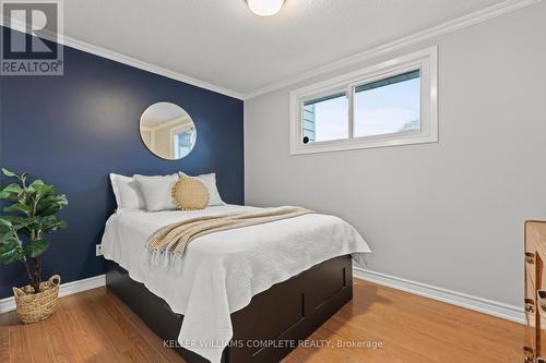 38 Brett Court, Hamilton, ON - Indoor Photo Showing Bedroom