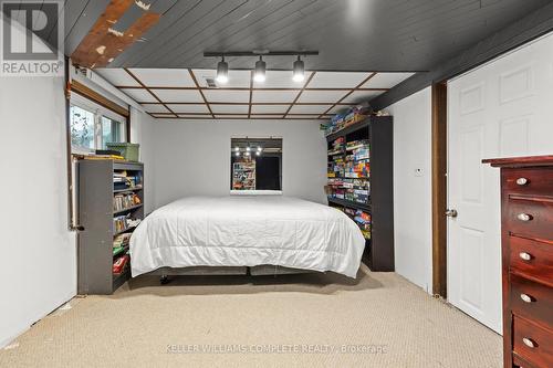 38 Brett Court, Hamilton, ON - Indoor Photo Showing Bedroom