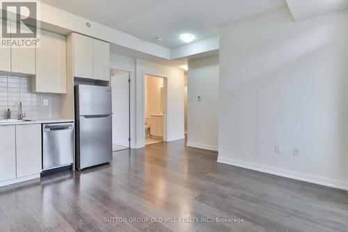 103 - 5155 Sheppard Avenue E, Toronto, ON - Indoor Photo Showing Kitchen