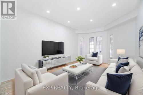 7 Glenbury Drive, Vaughan, ON - Indoor Photo Showing Living Room