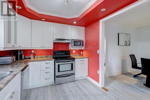 159 Taylor Avenue, Hamilton, ON - Indoor Photo Showing Kitchen