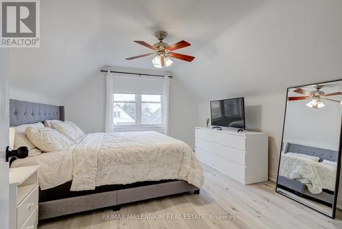 159 Taylor Avenue, Hamilton, ON - Indoor Photo Showing Bedroom