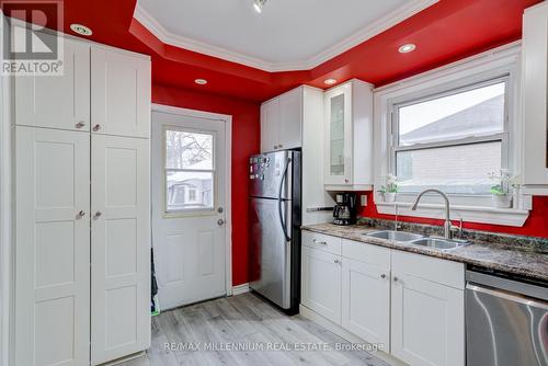 159 Taylor Avenue, Hamilton, ON - Indoor Photo Showing Kitchen With Double Sink