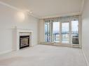 614-21 Dallas Rd, Victoria, BC  - Indoor Photo Showing Living Room With Fireplace 