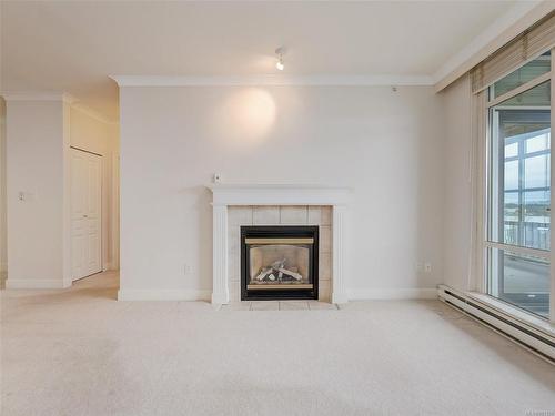 614-21 Dallas Rd, Victoria, BC - Indoor Photo Showing Kitchen