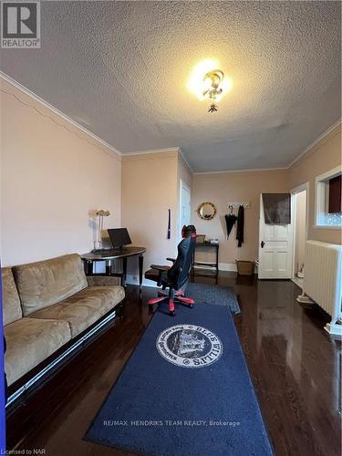 2 - 3 Main Street E, Grimsby (542 - Grimsby East), ON - Indoor Photo Showing Living Room