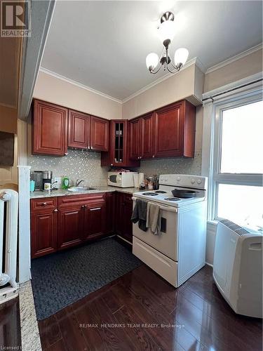 2 - 3 Main Street E, Grimsby (542 - Grimsby East), ON - Indoor Photo Showing Kitchen